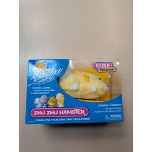 Zhu Zhu Pets Pipsqueak Hamster Yellow NIB